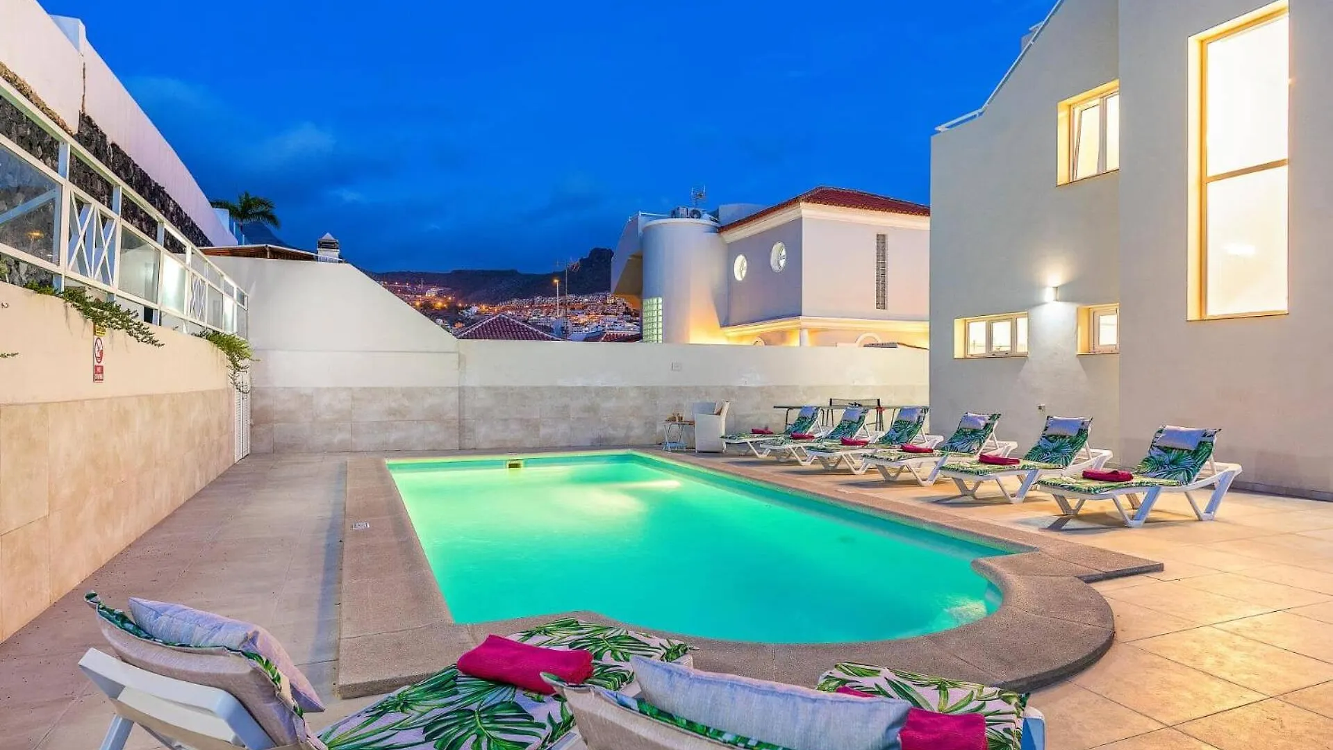 Villa Alegria By Villa Plus Costa Adeje  Spanje